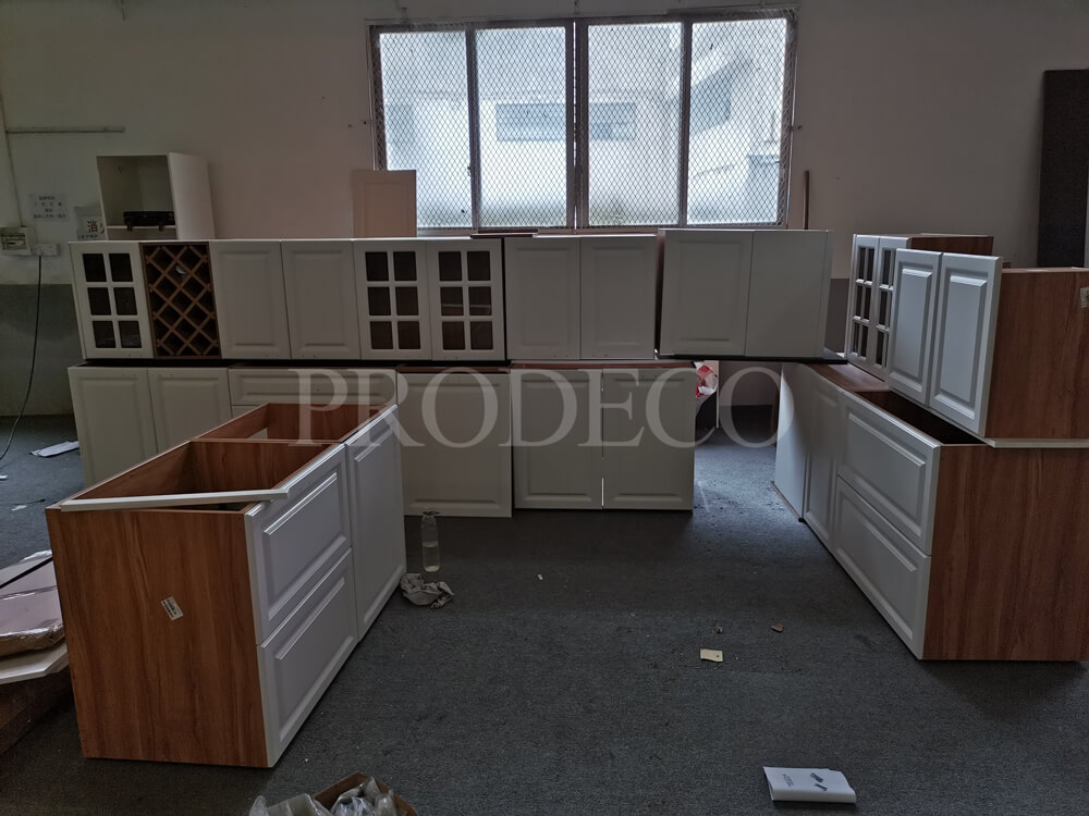 shaker kitchen cabinets