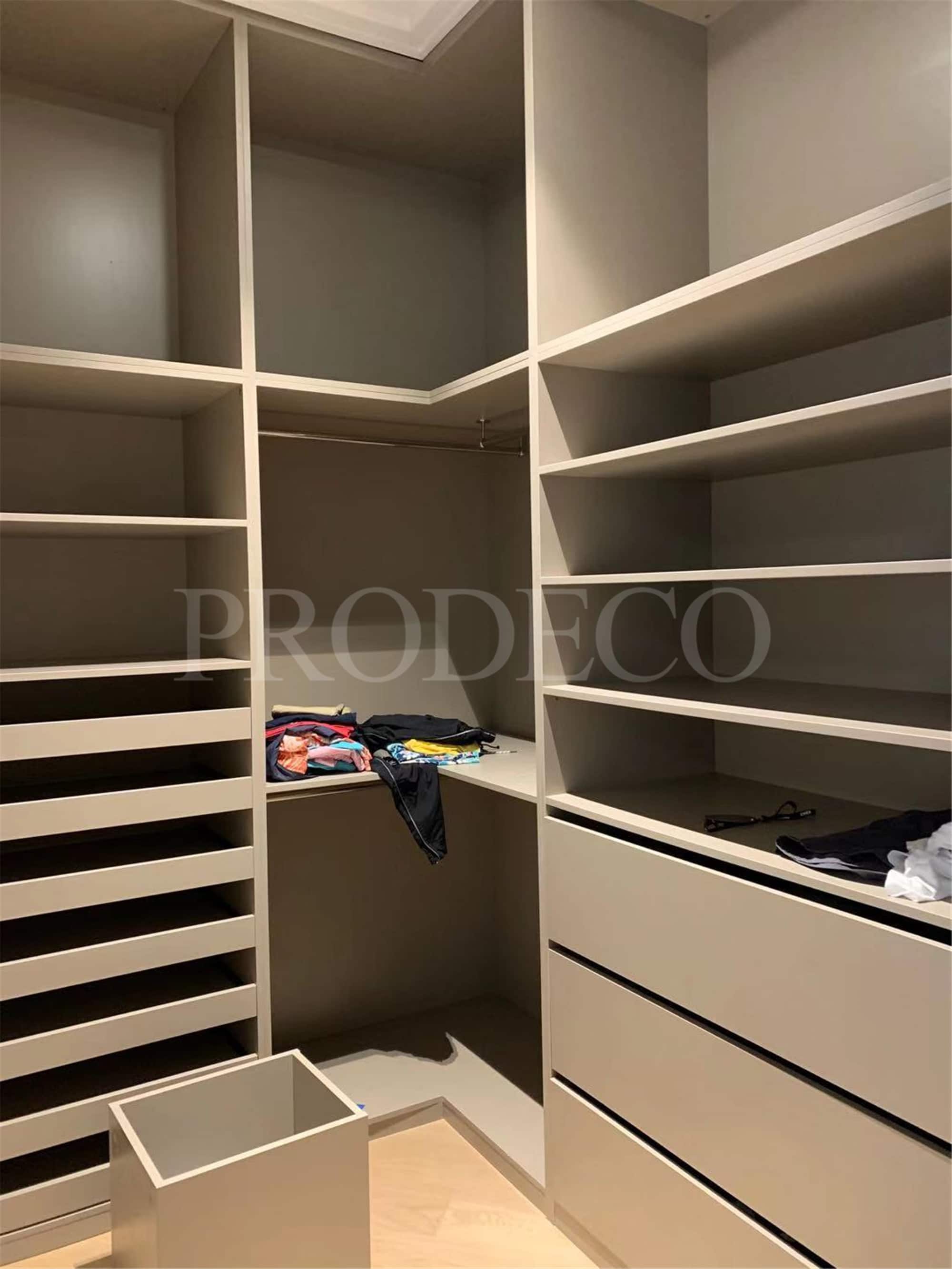 High End Lacquer wardrobe (2)