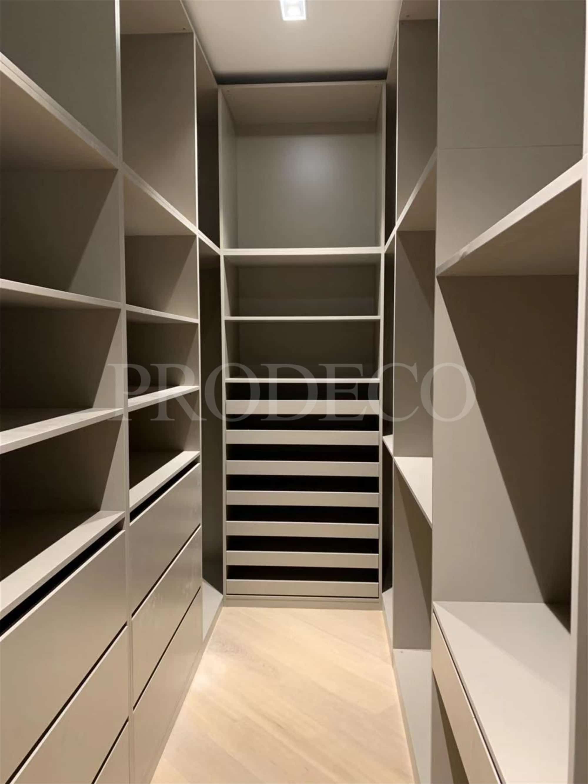 High End Lacquer wardrobe (2)