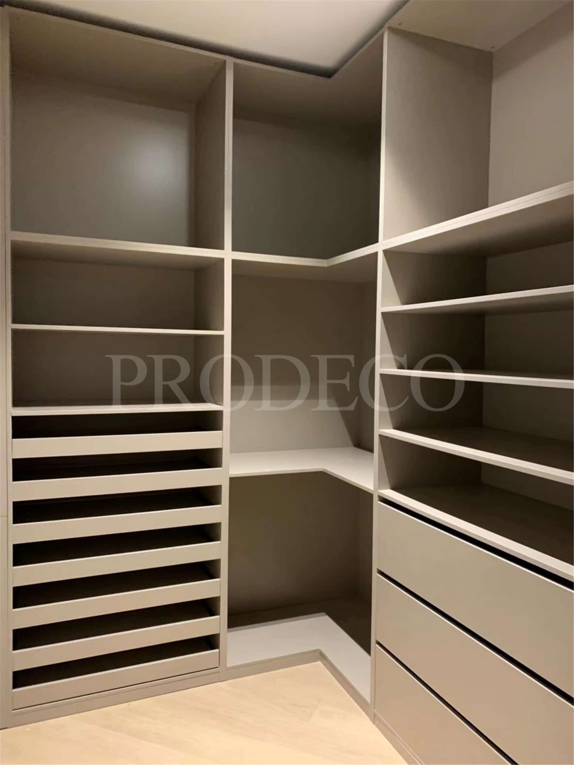 High End Lacquer wardrobe (2)